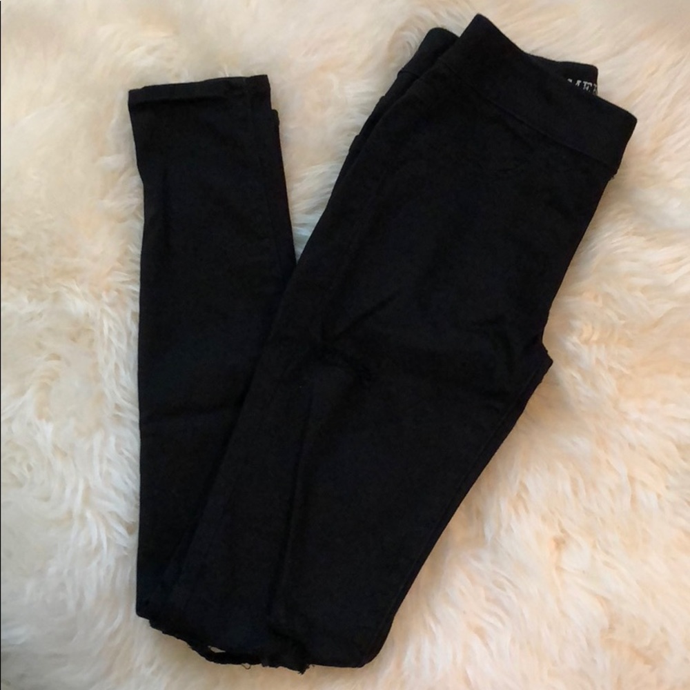 Black High-Waisted Skinny Jeans